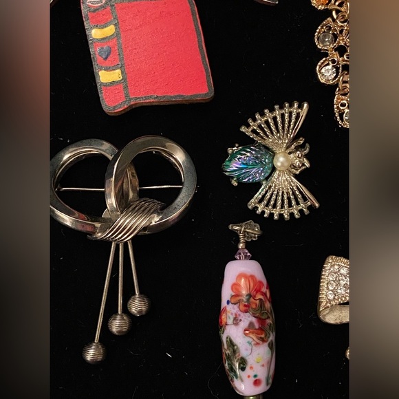 Lot of 10 various Brooches or Pendants jewelry crystal bird Duck bow bug - Picture 2 of 11